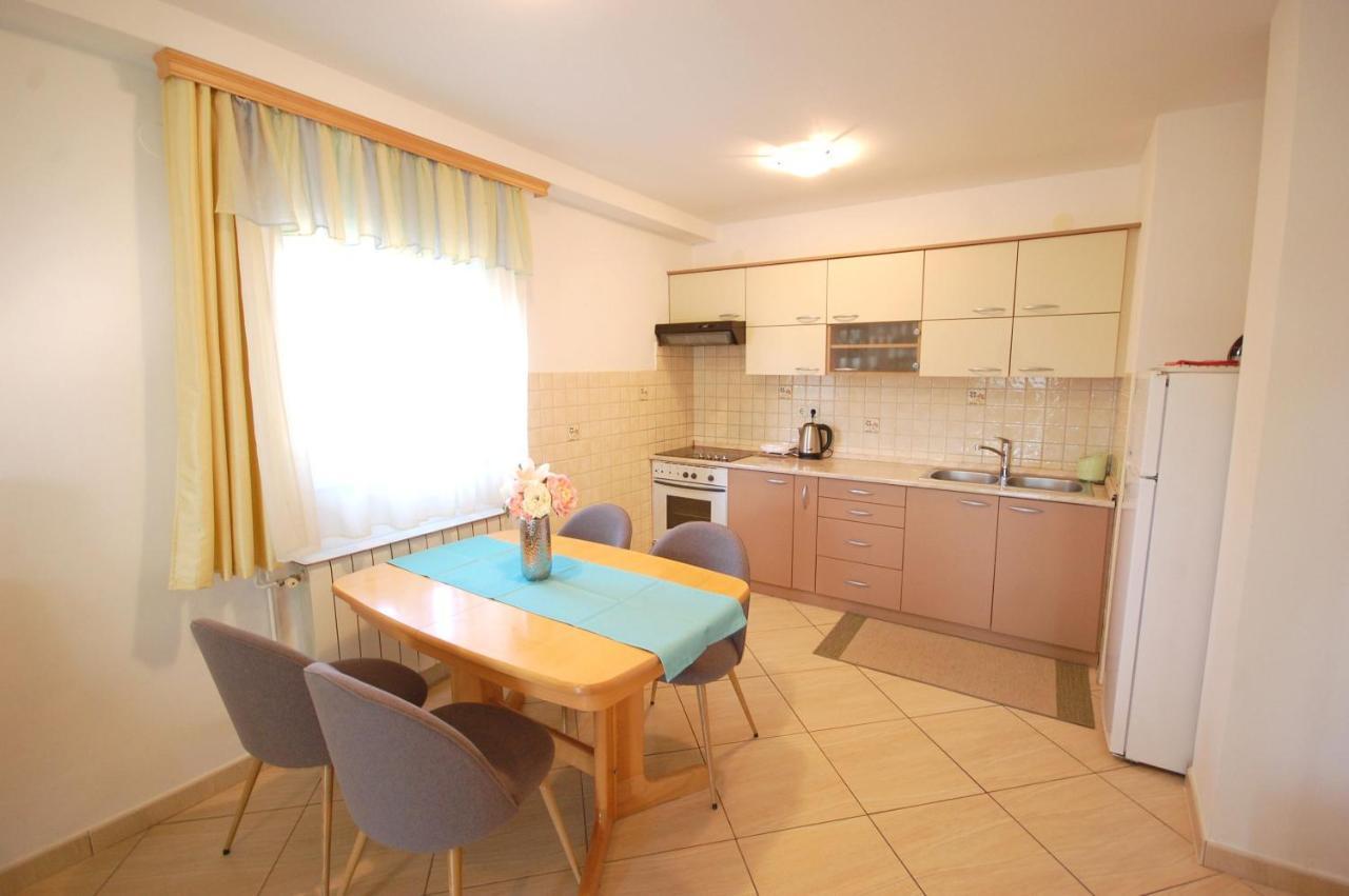 Apartment Jelka Malinska Eksteriør bilde